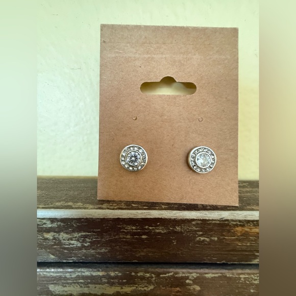Jewelry - Elegant Silver Stud Earrings